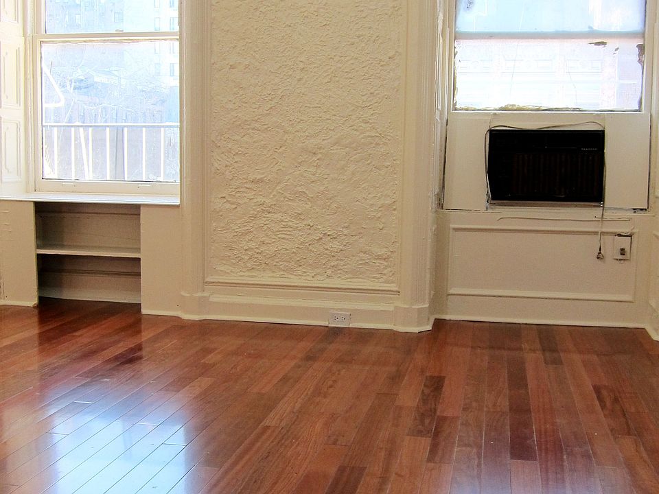 2nd image of 807 Lexington Ave APT 4F