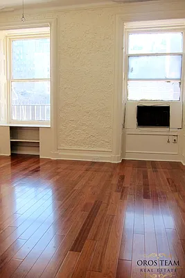 Rented by City Connections Realty | media 16