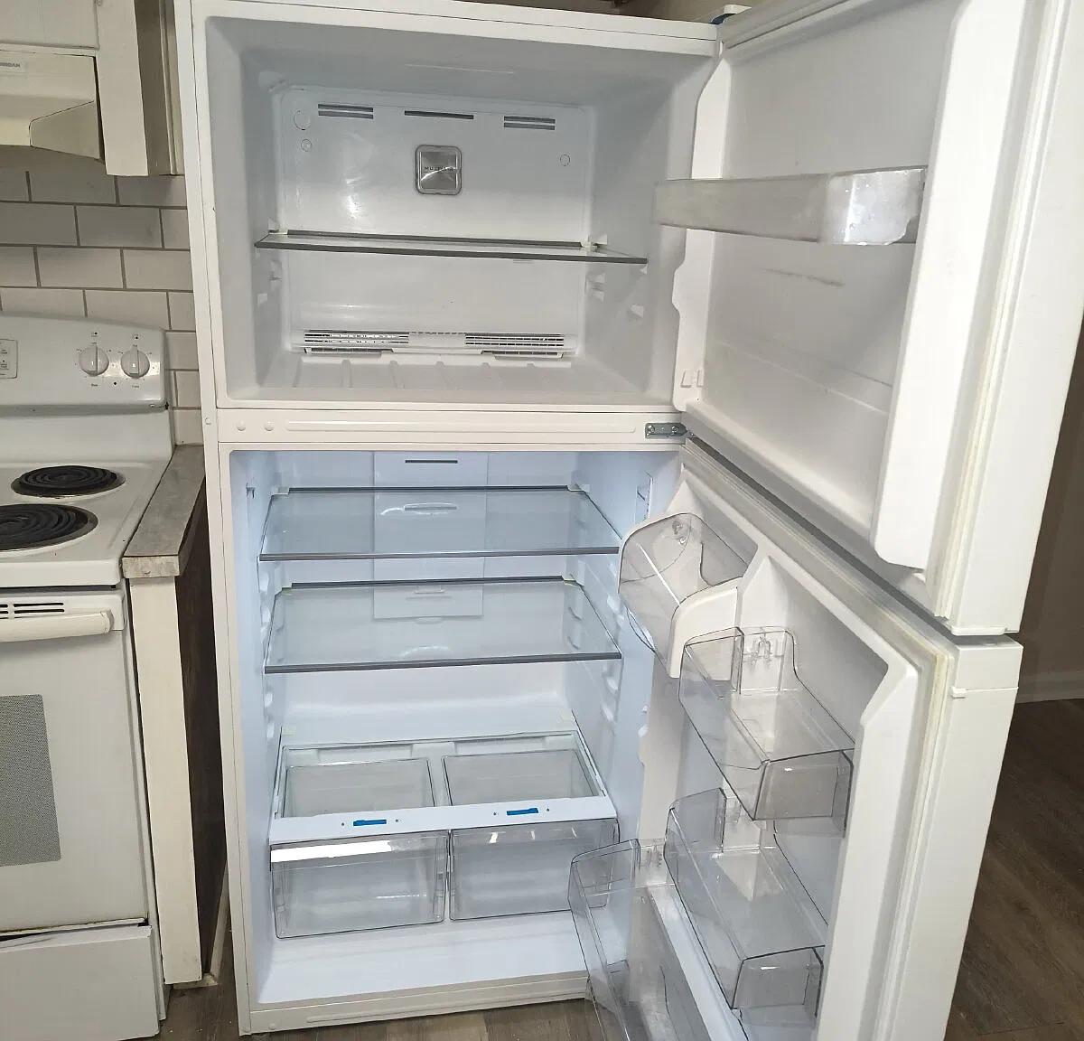 2 bed, 1.0 bath, $1,100 — Photo 2