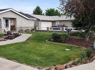 214 N Rivard Rd, Moxee, WA 98936