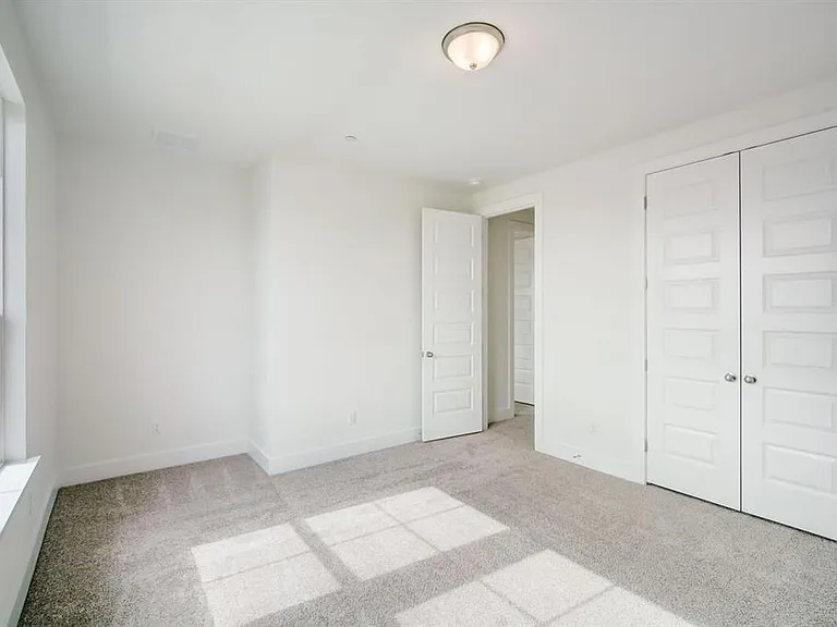 2027 Cora Ivy Ln — Photo 17