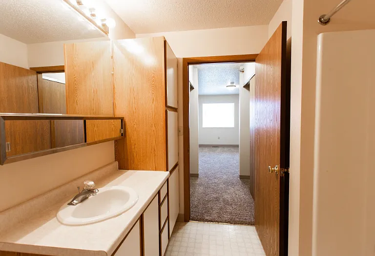 Maple Park Apartments — Photo 12