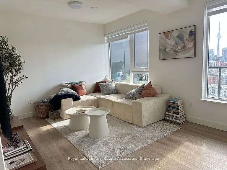 1285 Dupont St — Photo 11
