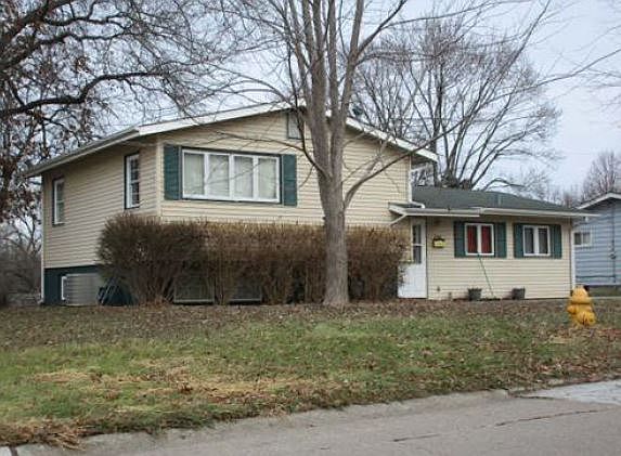 3rd image of 1208 Fairlane Dr