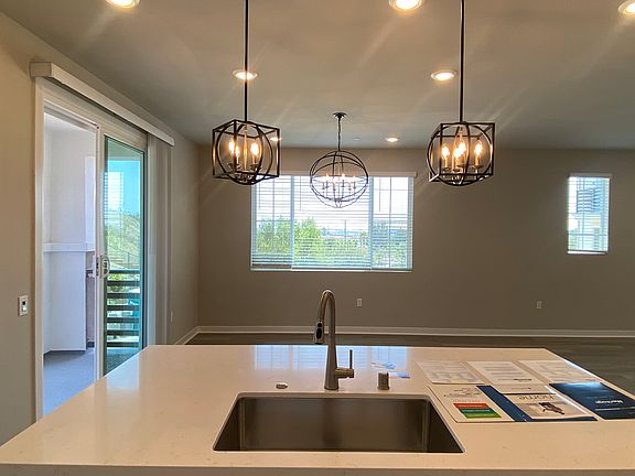 2nd image of 1470 Skyline Ln