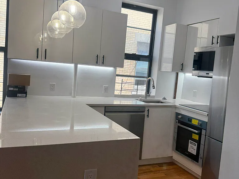 4260 Broadway #601 — Photo 8
