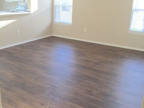 5th image of 6807 Walnut Valley Dr