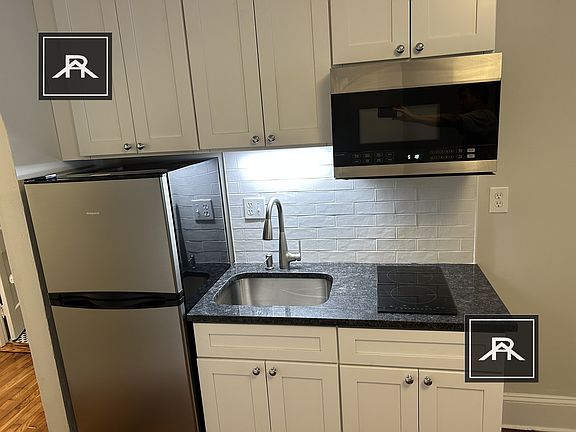 2nd image of 24 Chiswick Rd #5