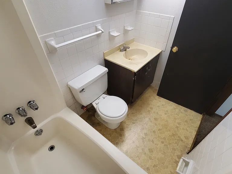 307 N 44th St #2 — Photo 8