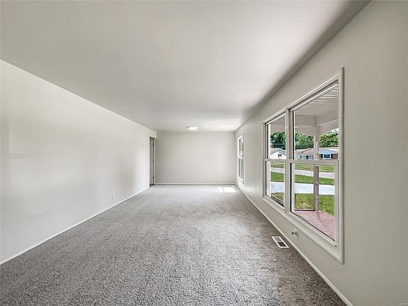 2nd image of 2435 Dresden Dr
