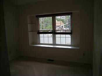 2nd image of 498 Lilac Ct