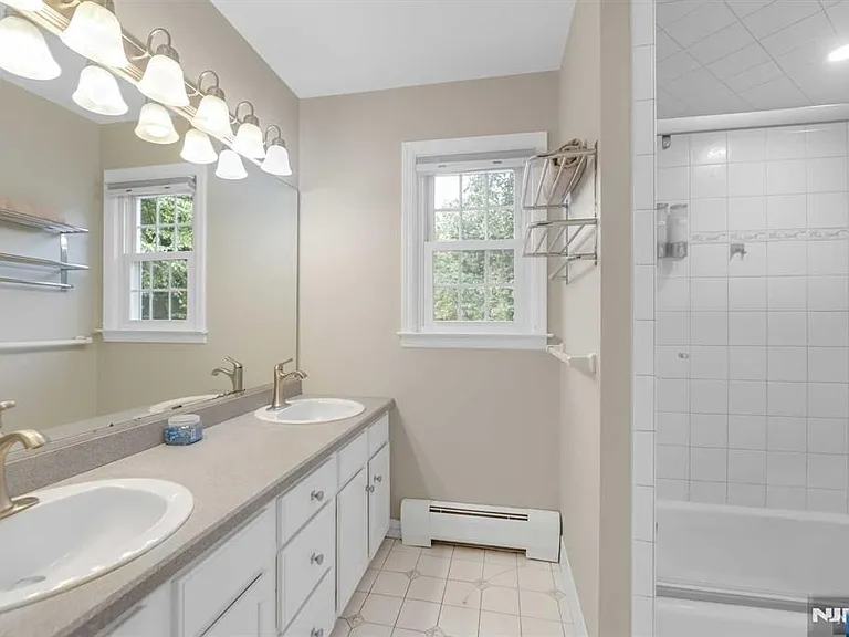 5 Monroe Dr — Photo 24