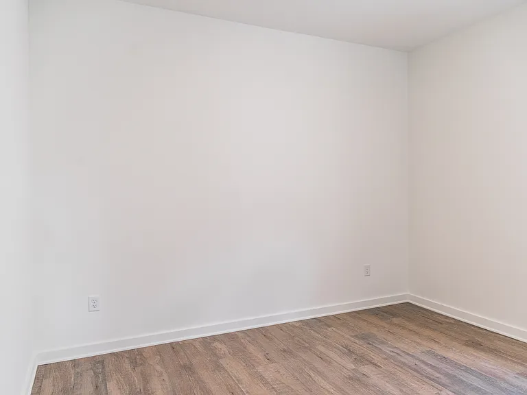 1260 Parkwood Ave — Photo 44