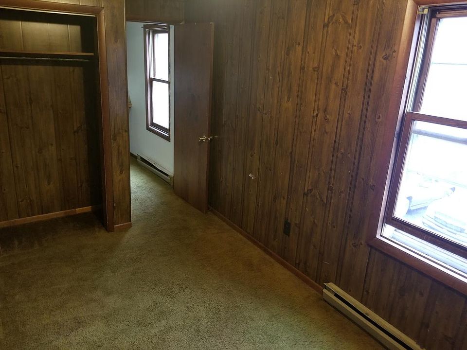 2nd image of 204 W Washington St APT 1