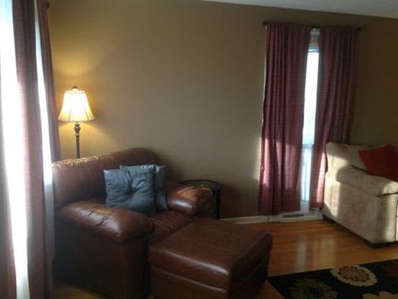 4th image of 1032 Gilmore St