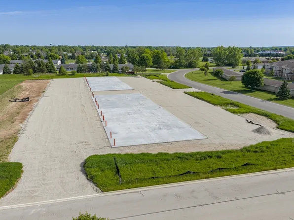 1662 Swan Rd, De Pere, WI 54115