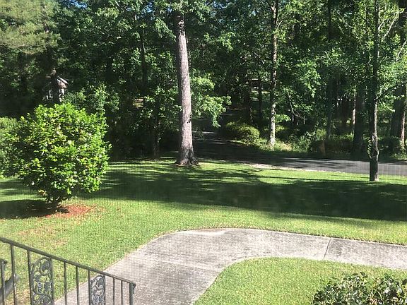 5th image of 608 Woodhaven Dr