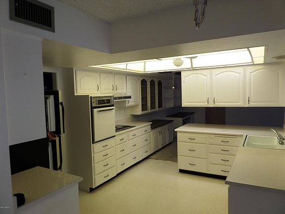 3rd image of 10502 W Willowcreek Cir