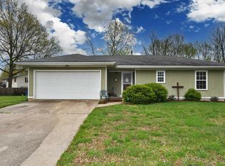 3136 W Countryside Dr, Springfield, MO 65807