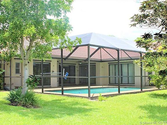 5th image of 1655 Lakeshore Cir