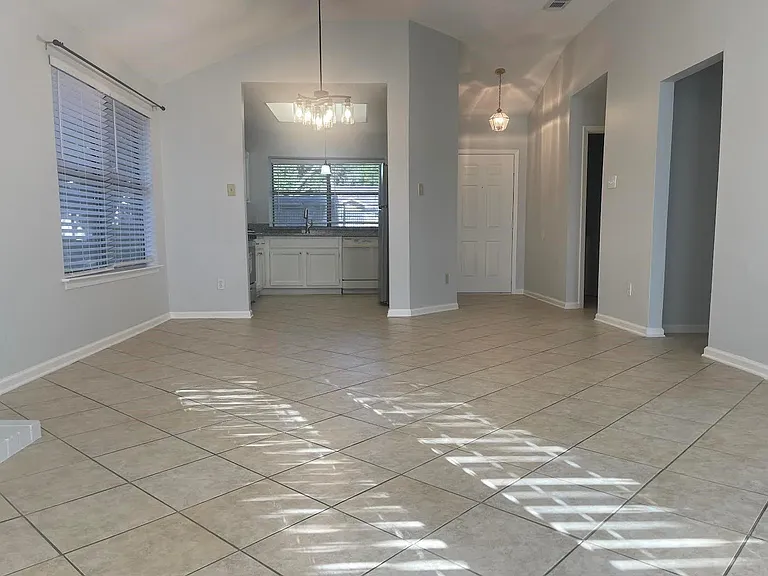 2711 Grants Lake Blvd #104 — Photo 4