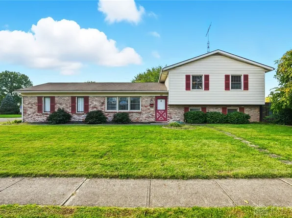 201 N Henry St, New Carlisle, OH 45344