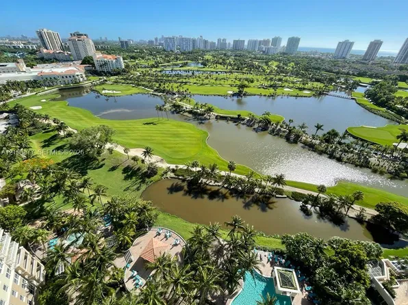 19501 W Country Club Dr, Aventura, FL