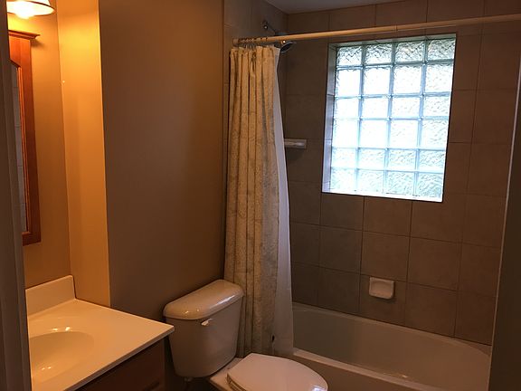 3rd image of 1436 Covedale Ave