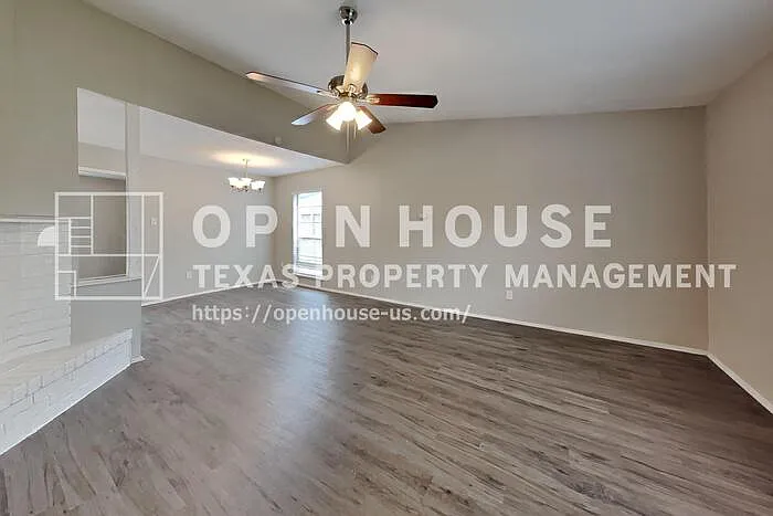 3 bed, 2.0 bath, 1741 sqft, $1,950 — Photo 4