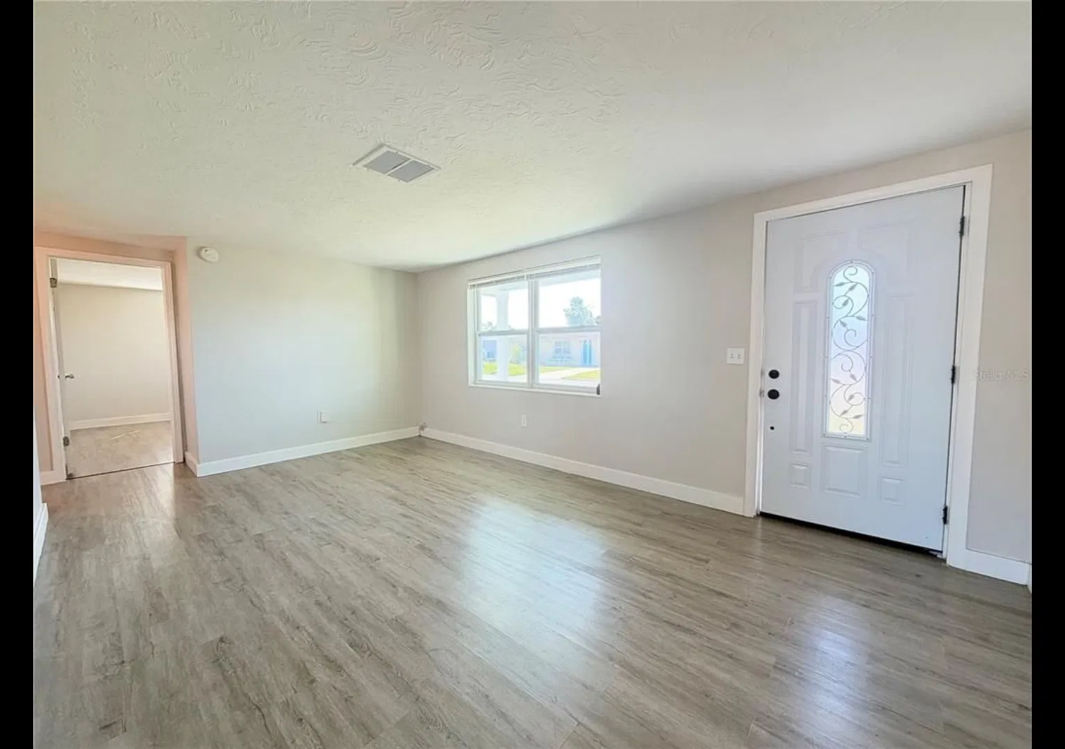 2 bed, 813 sqft, $1,529 — Photo 3