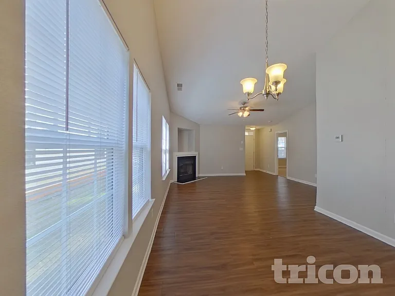 2856 Oasis Ln — Photo 4