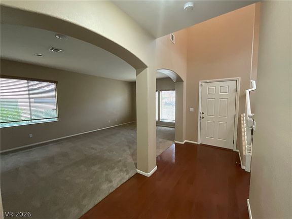 4th image of 10841 Paradise Rd