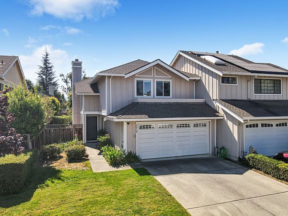 2nd image of 3018 Greenbriar Ct