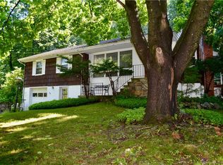 7 Fieldstone Rd, Brookfield, CT 06804