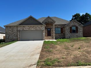 902 Round Top St, Prairie Grove, AR 72753