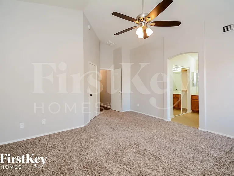 13414 W Port Royale Ln — Photo 9