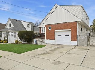 117 Terrace Ave, Floral Park, NY 11001