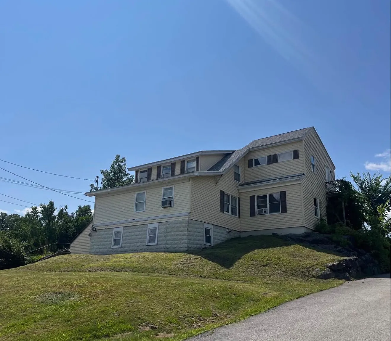 2 bed, $2,400 — Photo 1