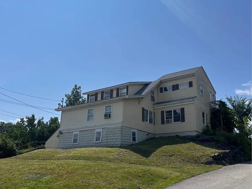 20 N Main St