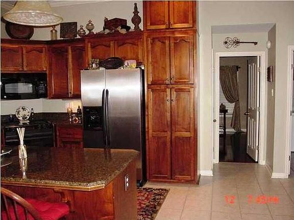 5th image of 102 Greenwich Pl