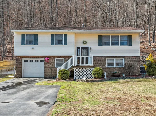 7 Parker Avenue, Greenwood Lake, NY 10925