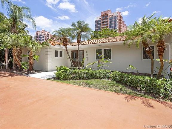 2nd image of 90 Sunrise Ave