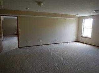 3078 56th St, Center Point, IA 52213