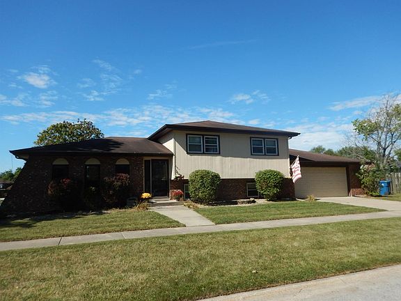 2nd image of 424 Oxford Cir
