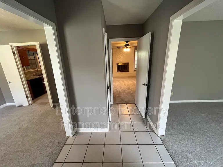 6124 Chinaberry Dr — Photo 4