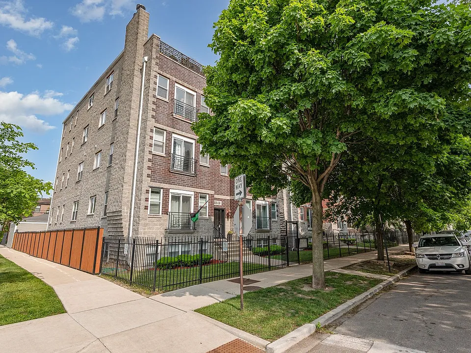 4850 S Champlain Ave #2N