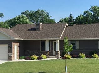 3325 Paula St, Green Bay, WI 54311