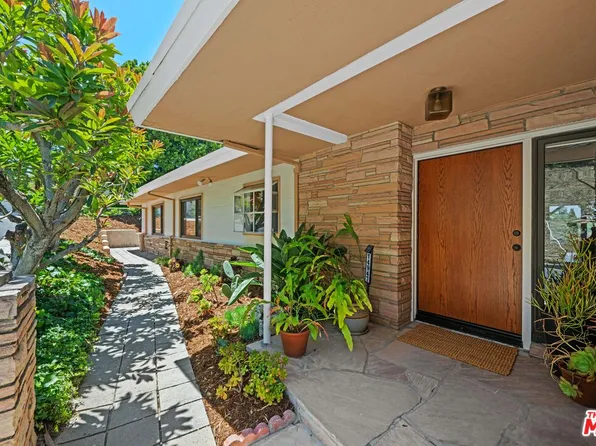 14947 Rhinestone Dr, Sherman Oaks, CA 91403