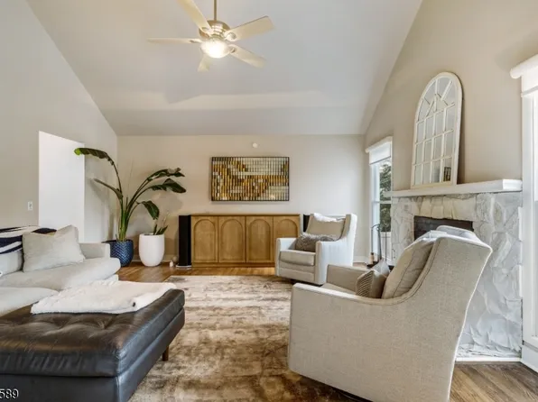 62 Unger Ave, Hopatcong Boro, NJ 07874