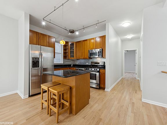 5th image of 1626 W Le Moyne St APT 1